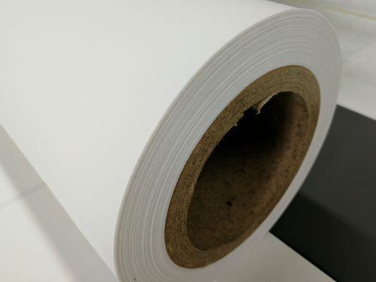 Tela não tecida de pouco peso do filme respirável do PE dos guardanapo sanitários 20GSM